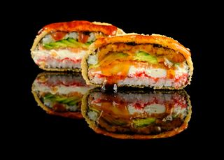 Суші бургер з сьомгою 