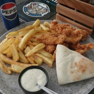 Meniu 8 Crispy Strips Picant