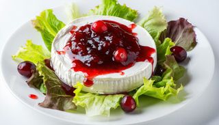 Camembert z żurawiną
