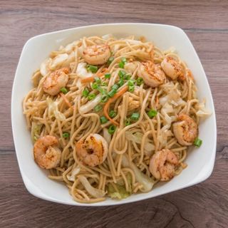 31. Пържени спагети със скариди и зеленчуци 700г