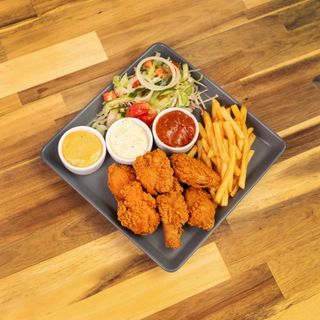 CHICKEN BOX + FRYTKI SUROWKA