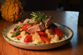 Печений лосось з овочами (395г)