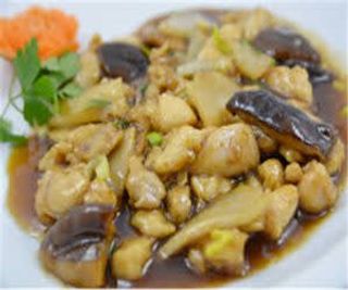 59.Pollo con bambú y seta china