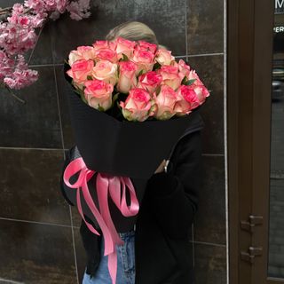 19 троянд Джумілія