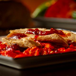 Pimientos Asados Con Ventresca De Atún