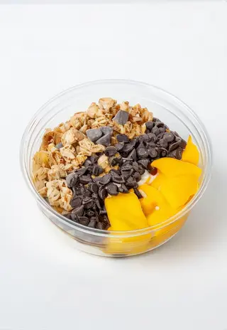 Yogurt natural con Granola, mango y granola