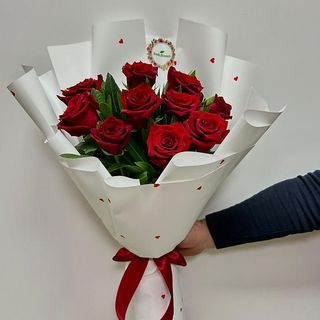 ვარდების თაიგული 10 ტოტი 