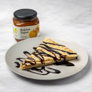 Palačinka sa džemom od kajsije