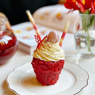 წითელი ხავერდის ჭიქა 