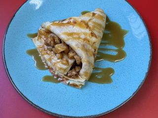 Млинець з яблуками та горіхами (180 г)