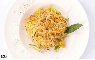 94. Spaghetti alla cantonese con verdure