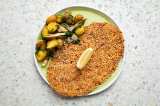 Шніцель з картоплею, печерицями та розмариновою емульсією, 430 г