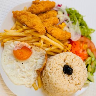 Menu Frango panado no prato