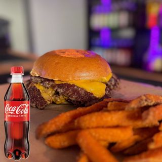 SMASH BURGER + Coca Cola 0,5l