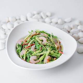 Лека салата със скариди