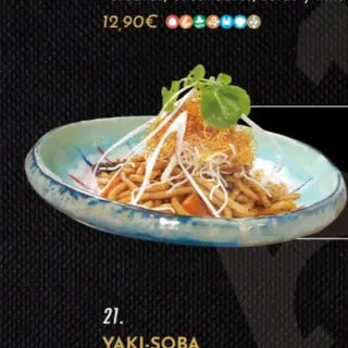 Yaki udon con marisco, seta y verduras