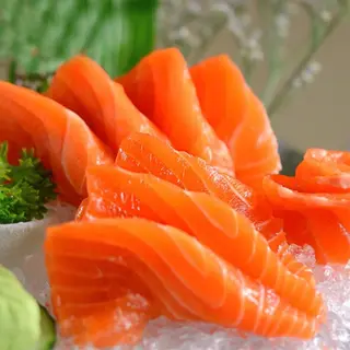 20. Sashimi Salmón (9 Pzs.)