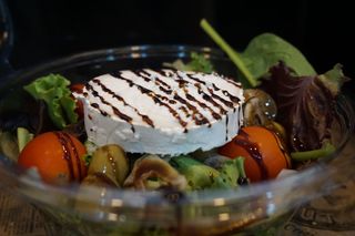 Amanida De Formatge De Cabra