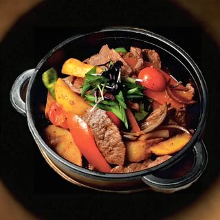 Мясо с овощами на жаровне (350г)