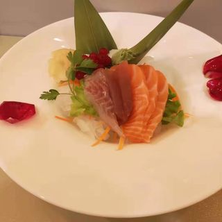 210. Sashimi Mix 12 pezzi