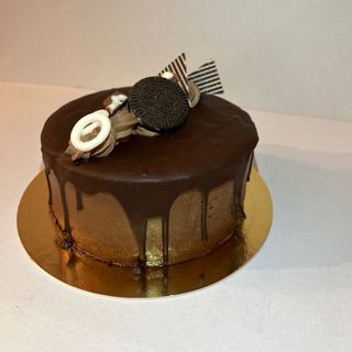 Tort aniversar cu ciocolata