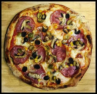 18.Pizza Wypas (50 cm)