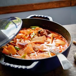 Zuppa di mare, tofut  piccante e riso bianco