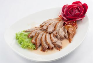 102. Filetto di anatra con salsa di prugne