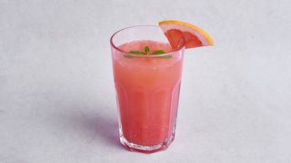 Sok świeżo wyciskany grejpfrutowy