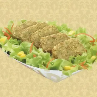 23.Ración De Plato De Falafel Con Arroz Y Ensalada