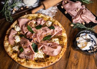 Pizza Moradella e Pistacchio