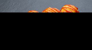 Запечений рол з лососем гострий