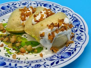 Вареники з картоплею, шкварками та смаженою цибулею (300g)