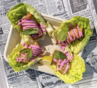 Rollo Vietnamita Relleno De Cordero Y Salsa De Yogur De Remolacha