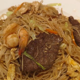 30. Fideos Fritos tres delicias 