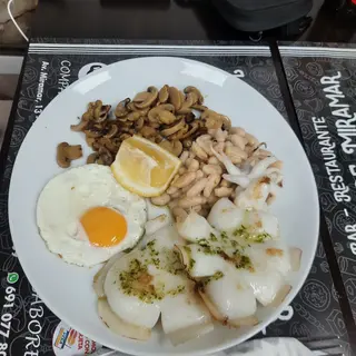 Sepia plancha con Guarnicion 