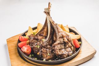 Costolette di Agnello a la Griglia/Cotlete de berbecut la gratar