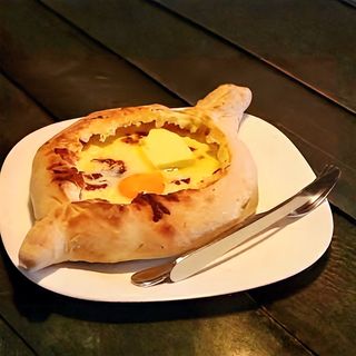 აჭარული ხაჭაპური  კვერცხით