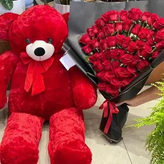 50 roses rouges avec  grand Bear,