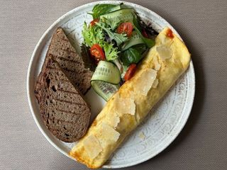 Омлет з шинкою, томатами та моцарелою (300g)