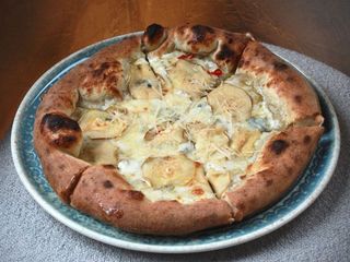 Піца з карамелізованою грушею (520g)