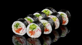 Футомакі з лососем (гострий)