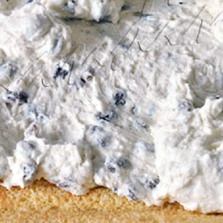 Branza dulce si stafide