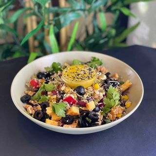 Salada de Quinoa E Feijão