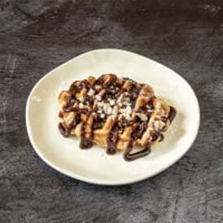 GOFRE CON CHOCOLATE Y ALMENDRAS