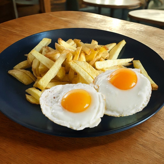 Cartofi Prăjiți cu 2 Ochiuri