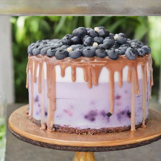 Бяла боровинкова торта