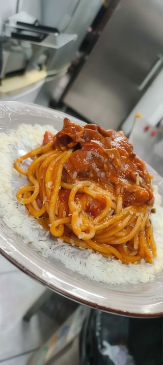 Mezze Maniche Con Salsa Amatriciana