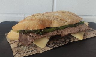 Bocadillo Mikelito de ternera / Txahalki Ogitartekoa