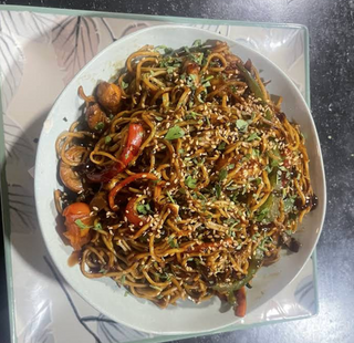 Wok Mixto (Pollo Y Gambas) Con Pasta Y Salsa Agridulce